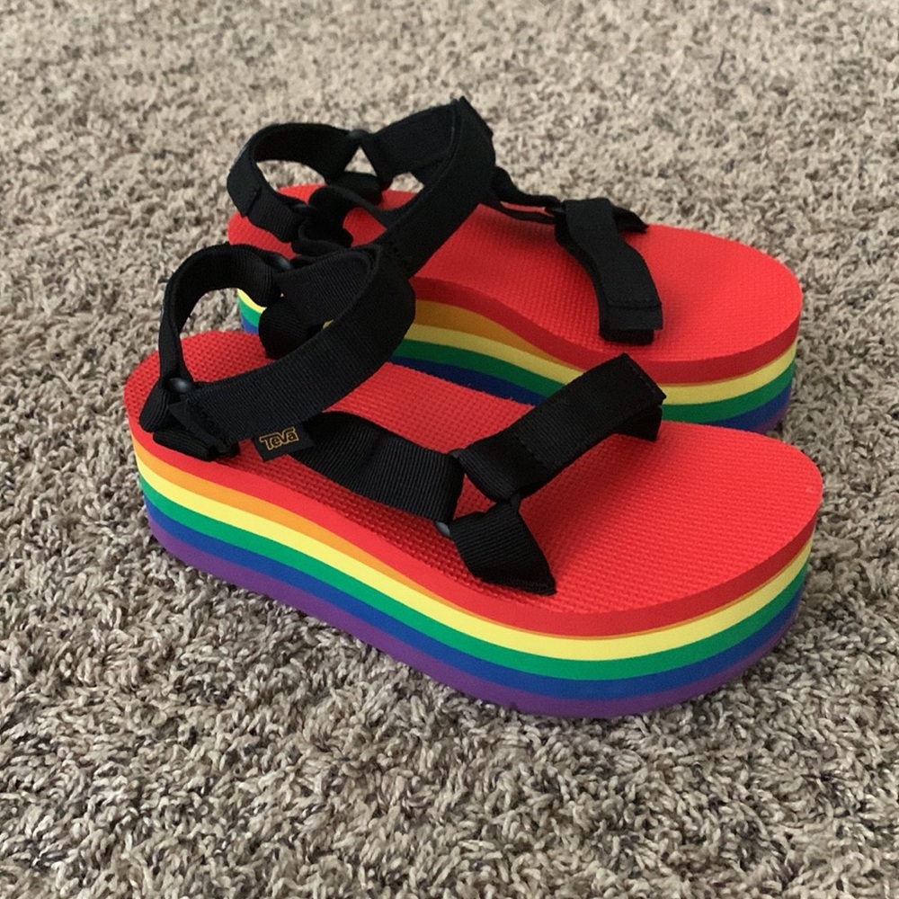 Teva All Gender Flatform Universal Rainbow Pride